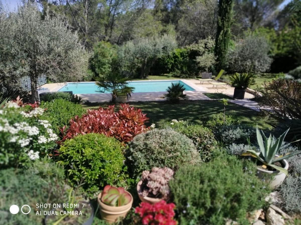 Proche Uzes Petit Gite Avec Grande Cuisine D'Ete Et Piscine Saint-Siffret المظهر الخارجي الصورة